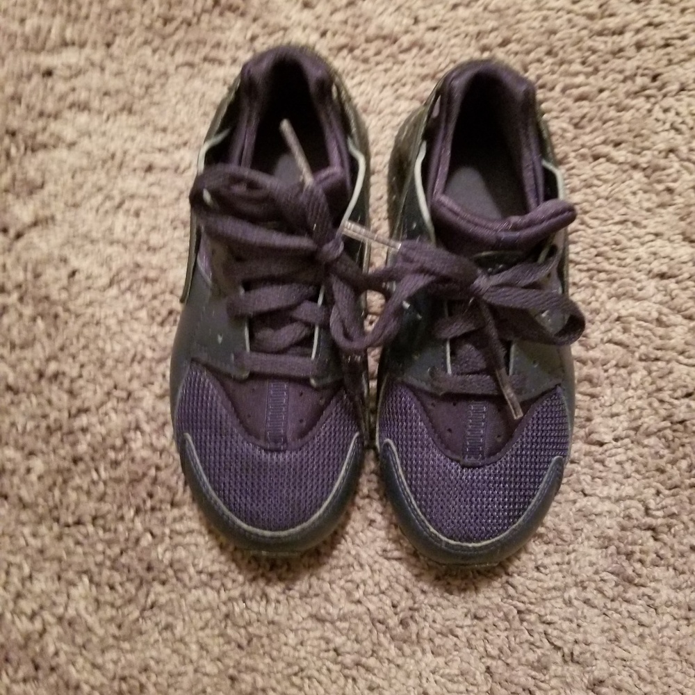Hurache Sneakers